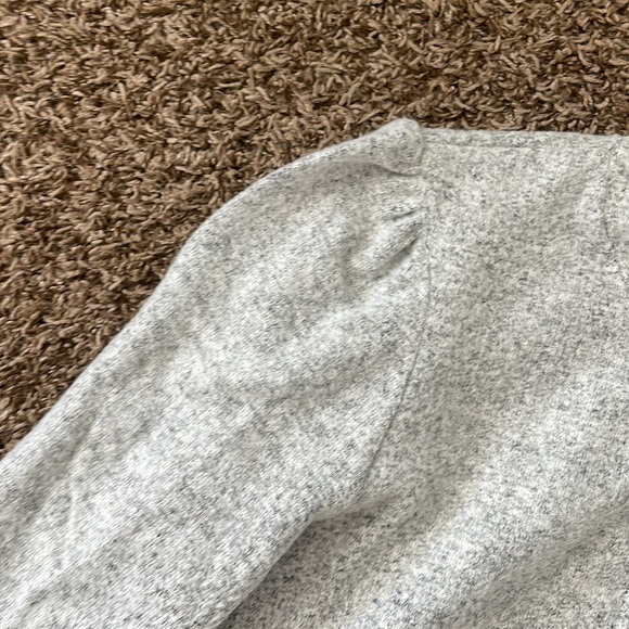 3/4 sleeve puff sweater - Picture 3 of 4